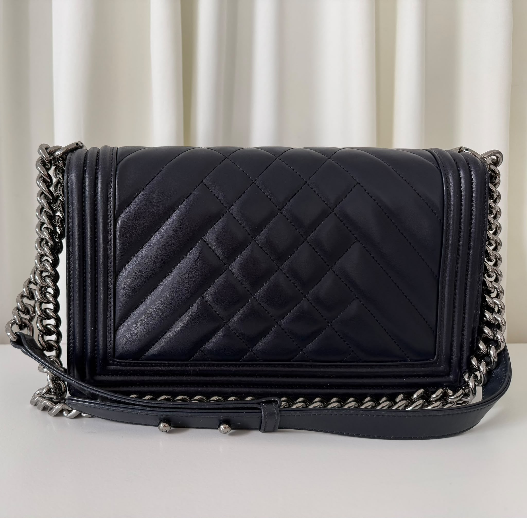 Boy Chanel medium Chevron Diamant