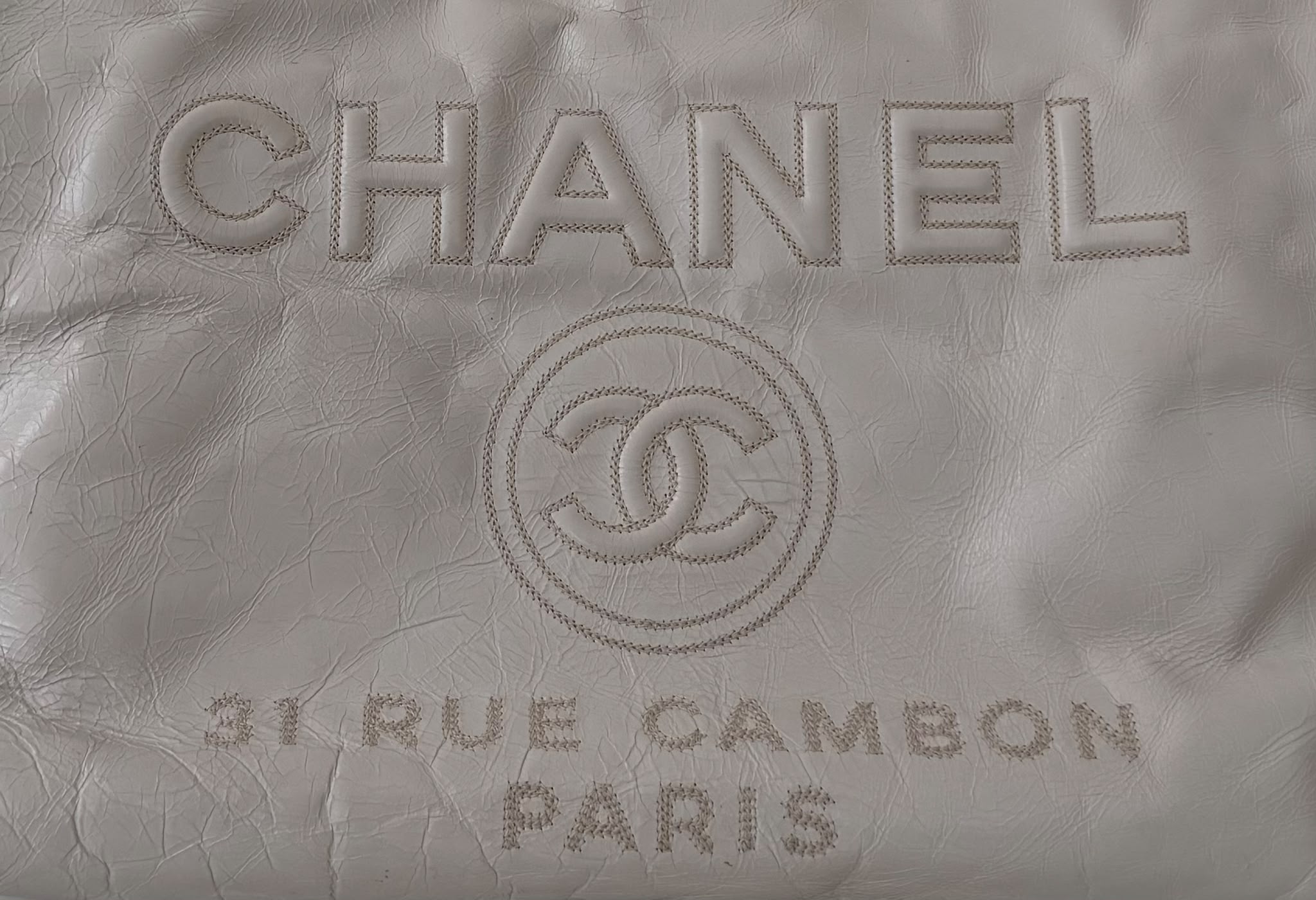 CHANEL – Deauville Full Cuir Crème