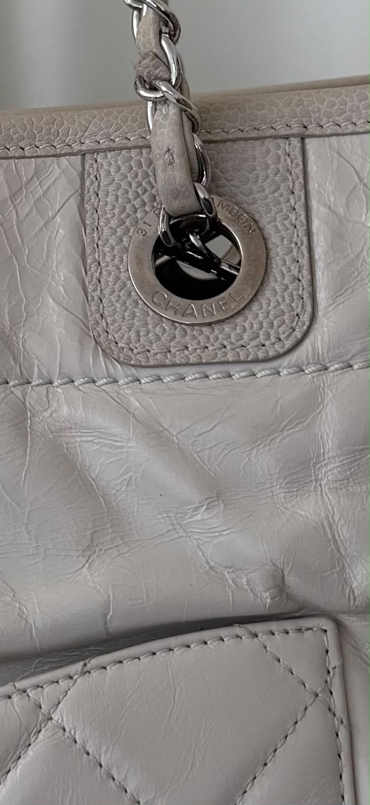 CHANEL – Deauville Full Cuir Crème