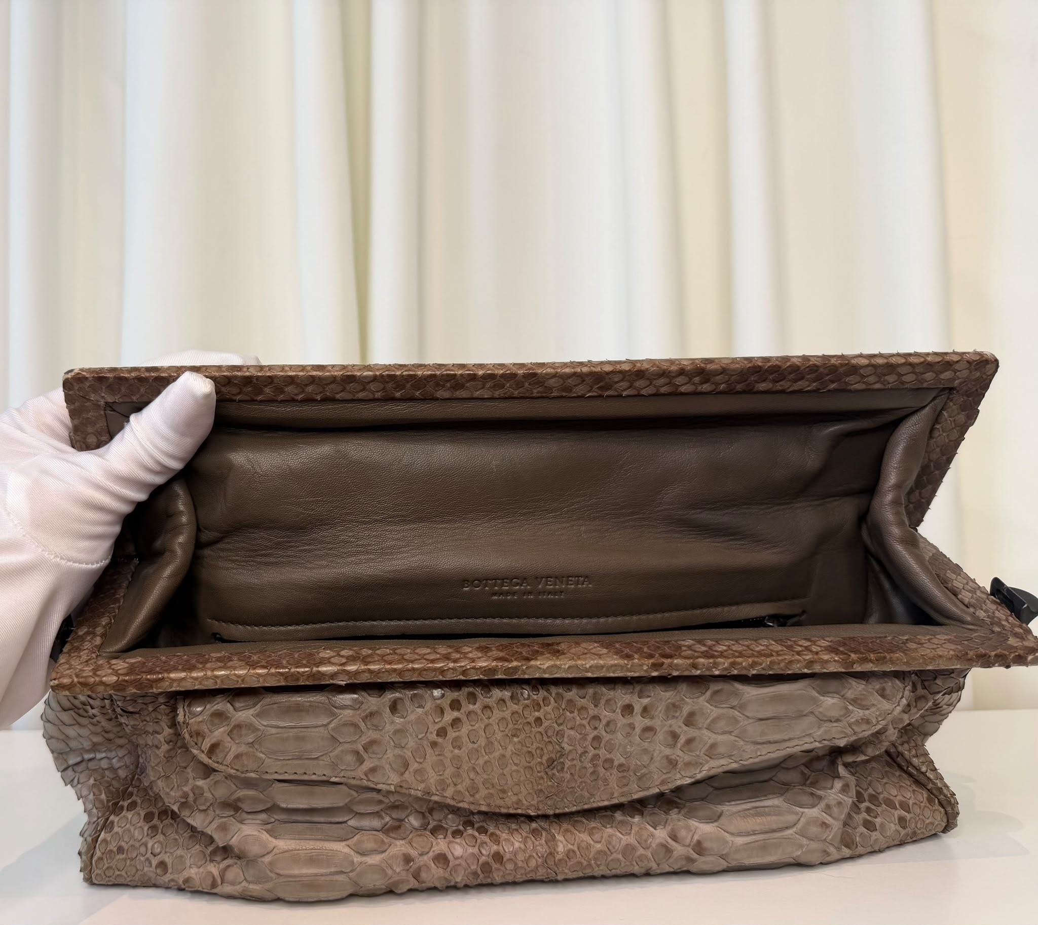BOTTEGA VENETA – Python Frame Clutch Ash – 2008