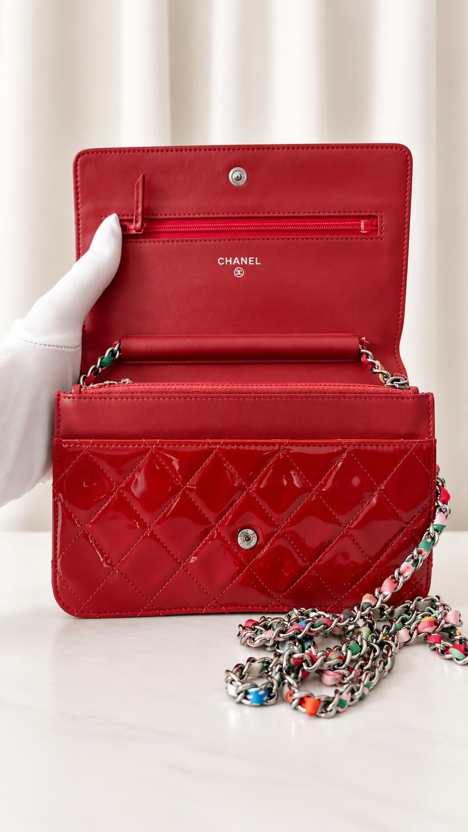 Chanel Wallet on chain (WOC)