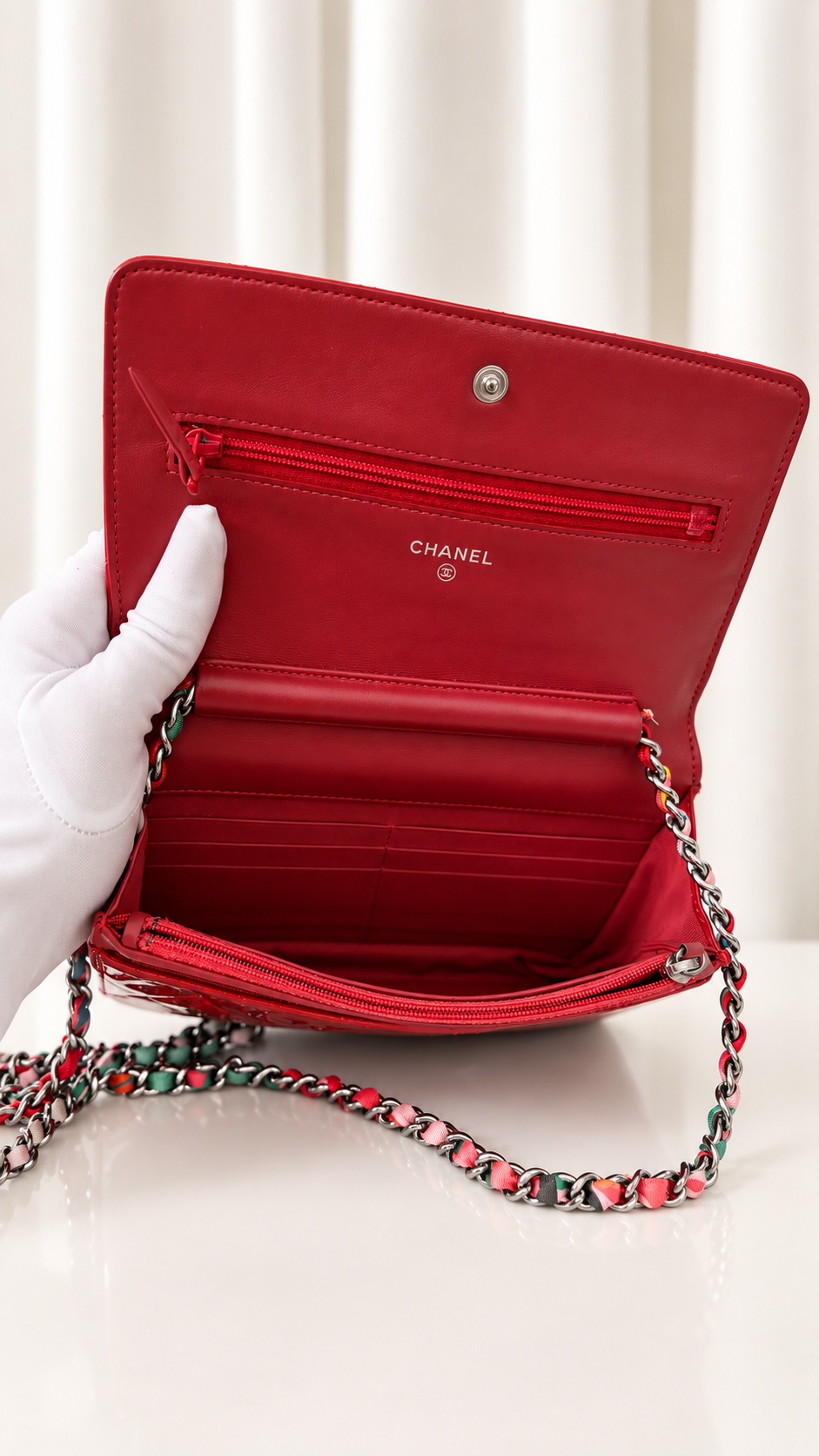 Chanel Wallet on chain (WOC)